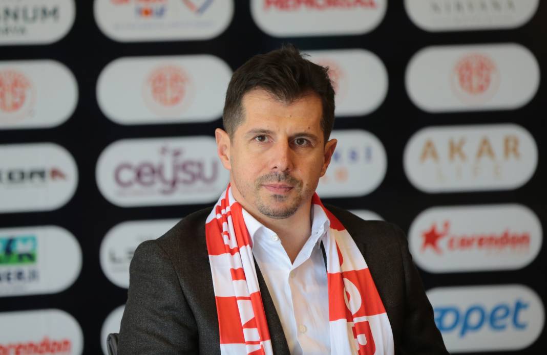 Emre Belözoğlu imzayı attı. Gelir gelmez ilk ne yapacağını açıkladı 2