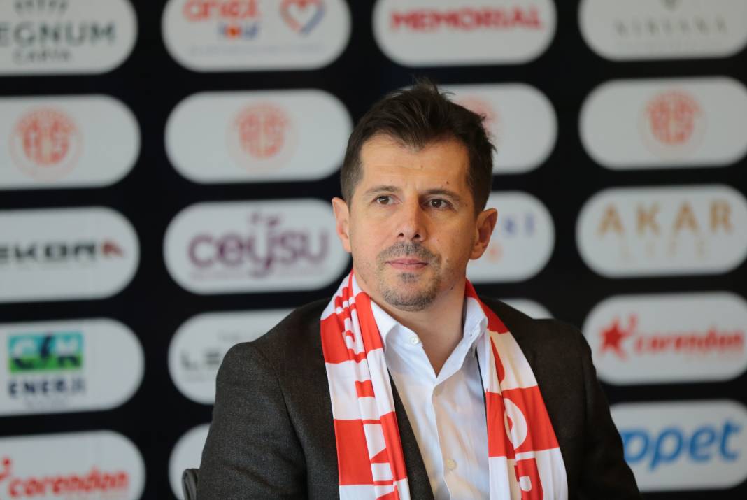 Emre Belözoğlu imzayı attı. Gelir gelmez ilk ne yapacağını açıkladı 3