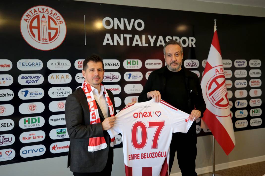 Emre Belözoğlu imzayı attı. Gelir gelmez ilk ne yapacağını açıkladı 11