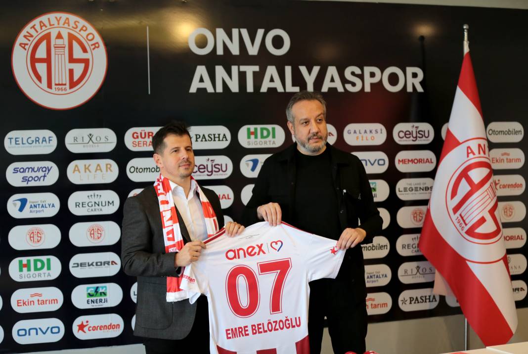 Emre Belözoğlu imzayı attı. Gelir gelmez ilk ne yapacağını açıkladı 9