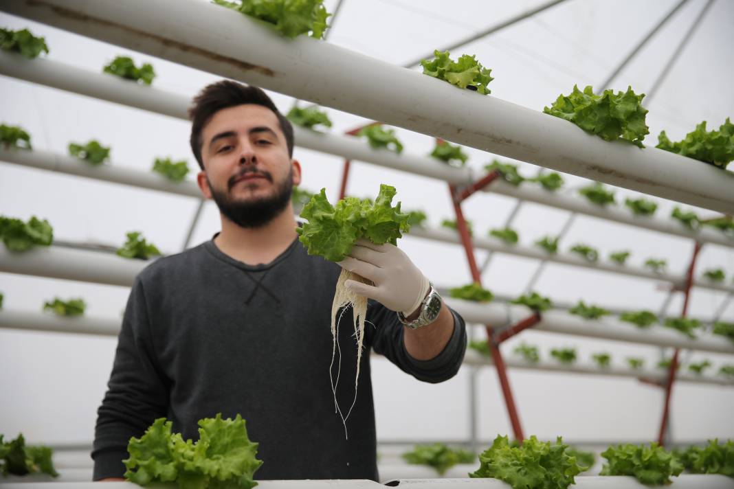 Yılın 8 ayı 40 günde bir hasat yapıyor. Bunun için işini bıraktı 6