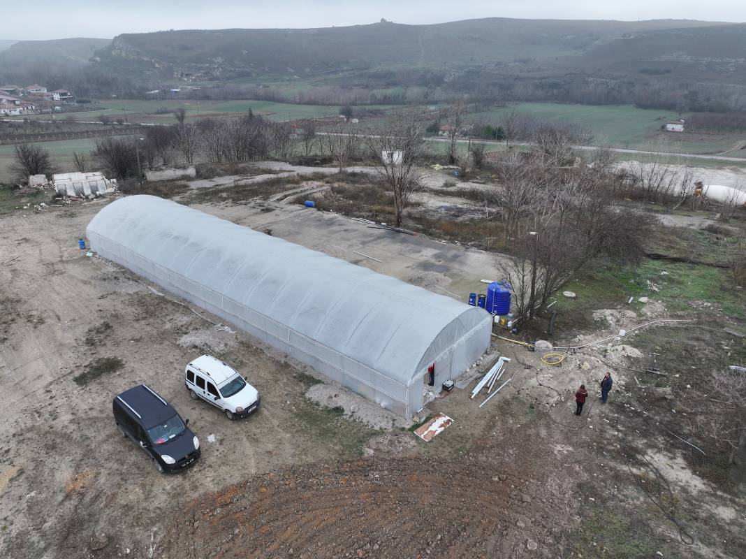 Yılın 8 ayı 40 günde bir hasat yapıyor. Bunun için işini bıraktı 8