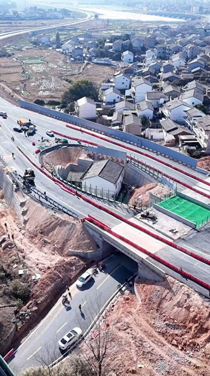 Evinden taşınmayı reddeden adam hayatının şokunu yaşadı 3