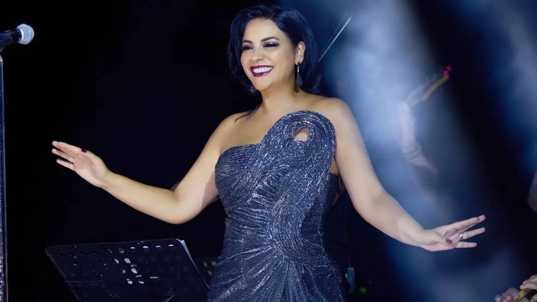 49 yaşındaki Zara'nın kıyafeti görenleri şaşkına çevirdi! Sahneyi salladı 2