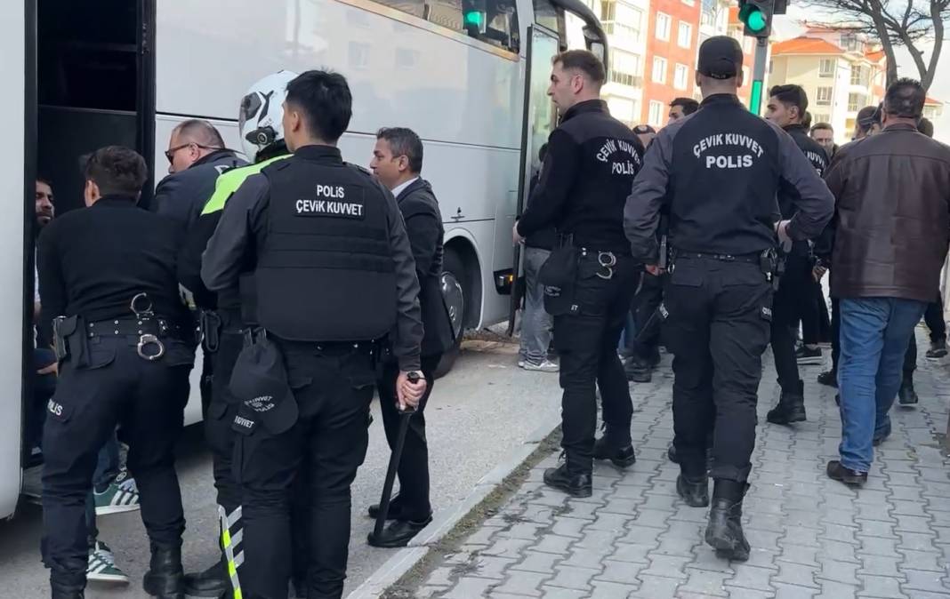 Bursaspor maçı bitti ortalık karıştı - Fotoğraf: 2