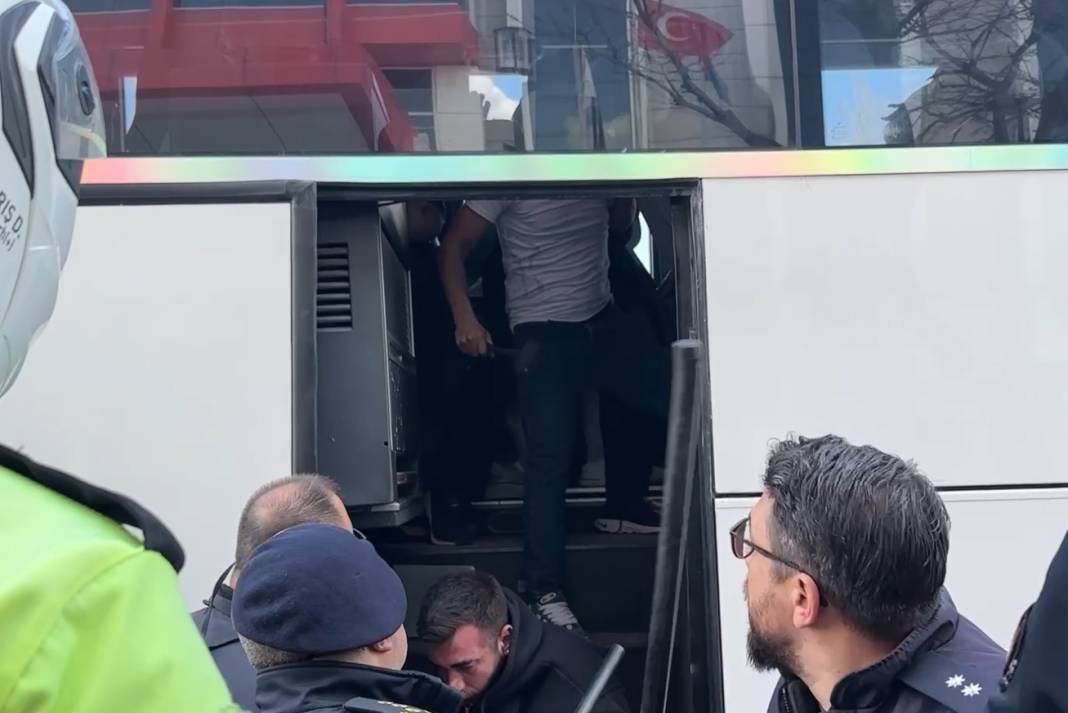 Bursaspor maçı bitti ortalık karıştı - Fotoğraf: 3