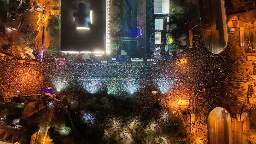 İmamoğlu gözaltında Türkiye ayakta! Gazeteler protestoları nasıl gördü 1