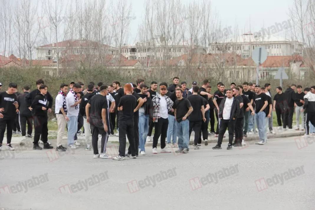 Beşiktaş maçı öncesi döner bıçaklı satırlı kavga çıktı 1