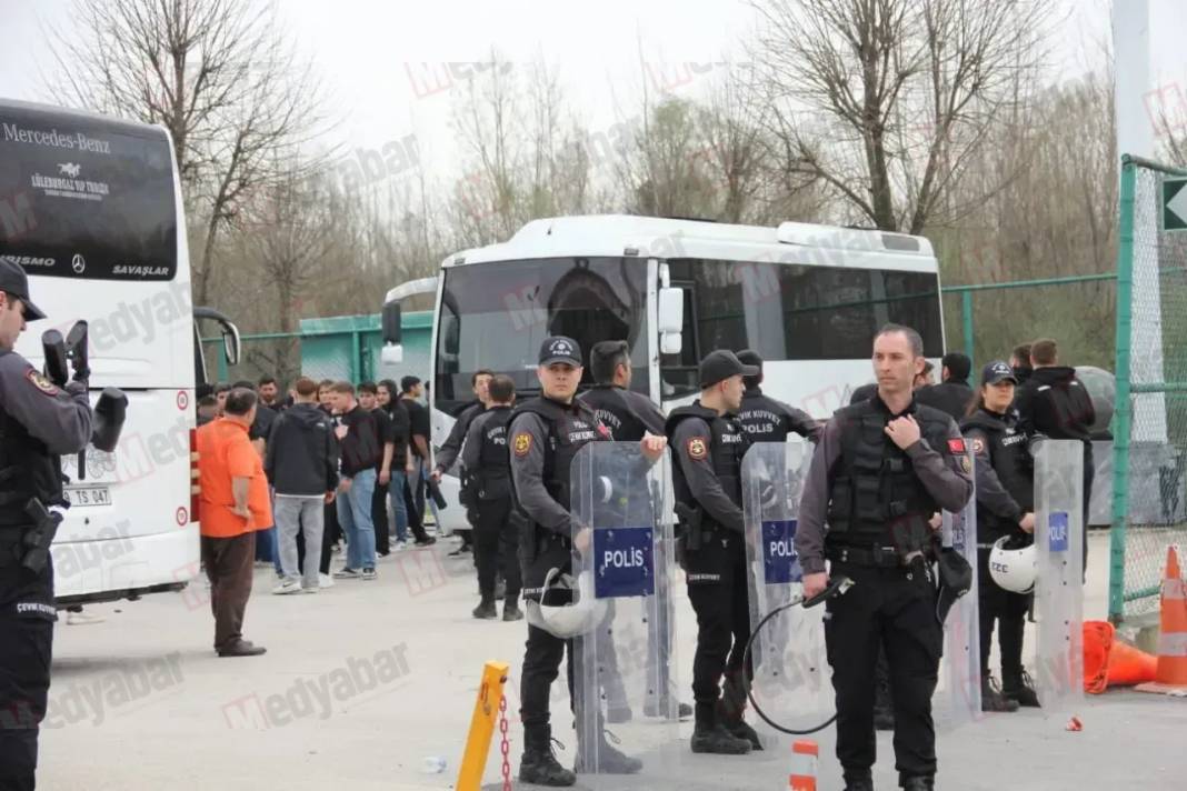 Beşiktaş maçı öncesi döner bıçaklı satırlı kavga çıktı 9