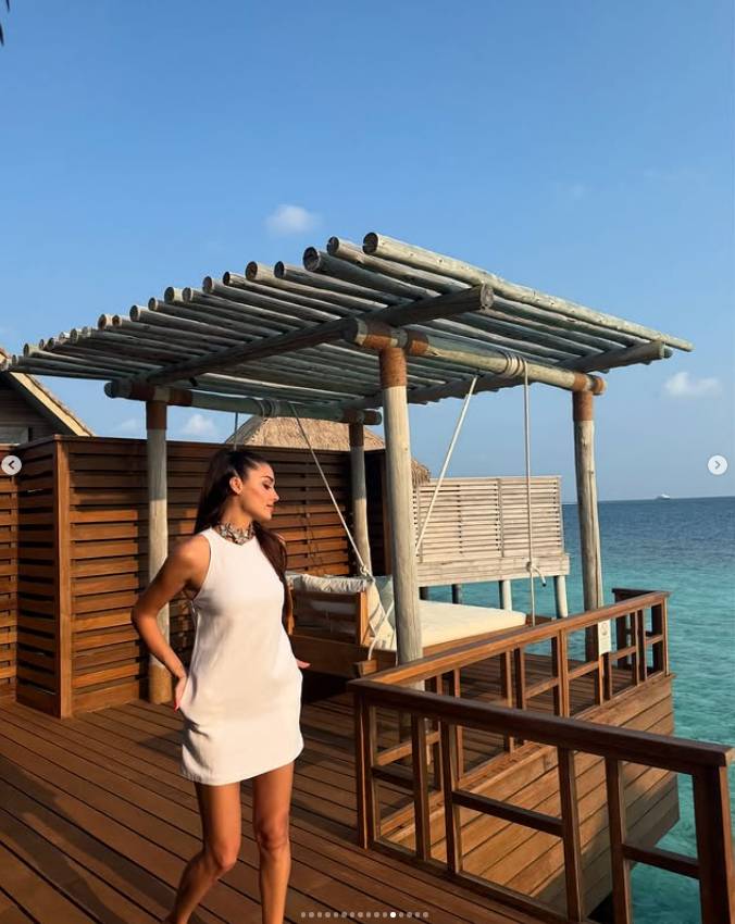 “Ayrıldılar mı?” Hande Erçel ve Hakan Sabancı’dan cevap gibi tatil pozları! 13