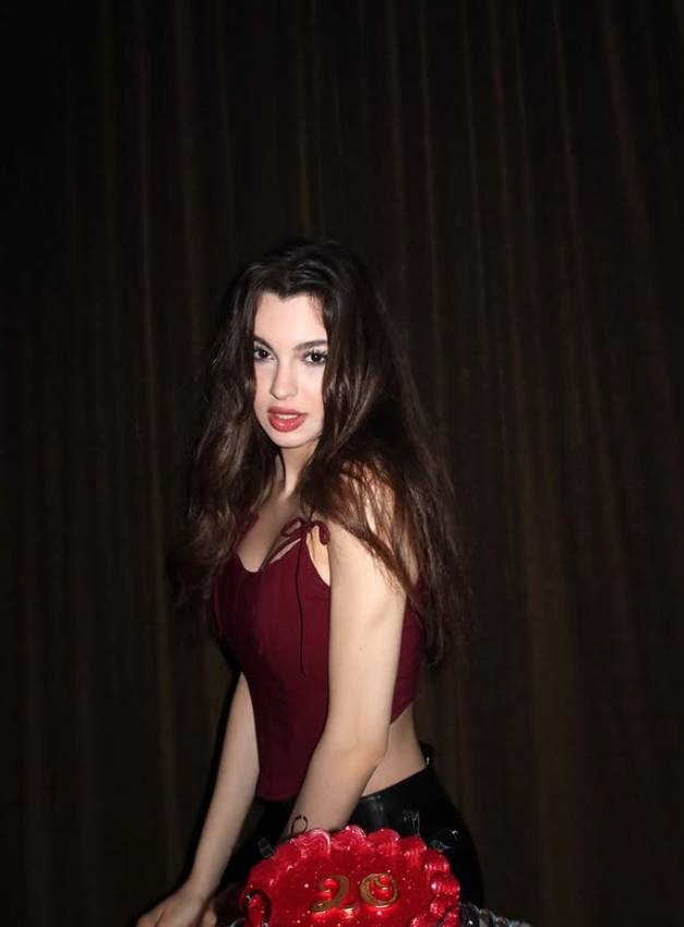 Kenan Yıldız iddiaları sürerken Su Burcu Yazgı Coşkun 20. yaşını kutladı 6