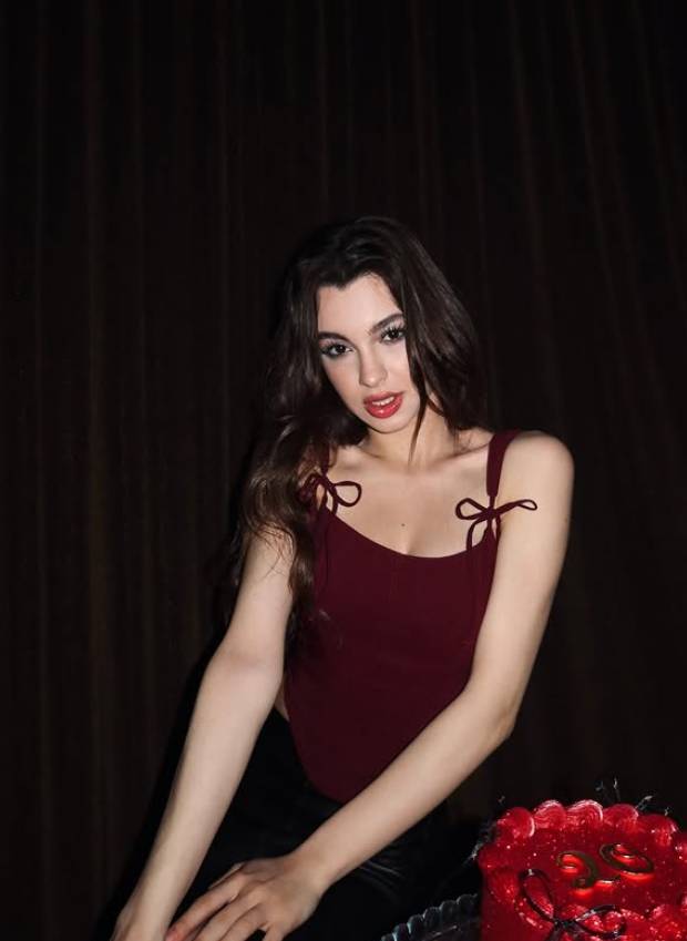 Kenan Yıldız iddiaları sürerken Su Burcu Yazgı Coşkun 20. yaşını kutladı 8