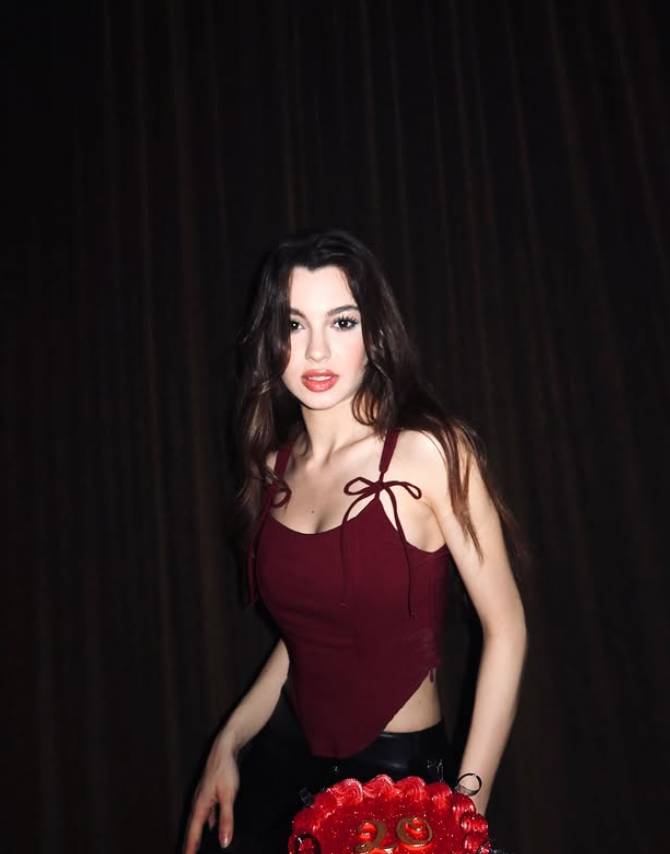 Kenan Yıldız iddiaları sürerken Su Burcu Yazgı Coşkun 20. yaşını kutladı 2