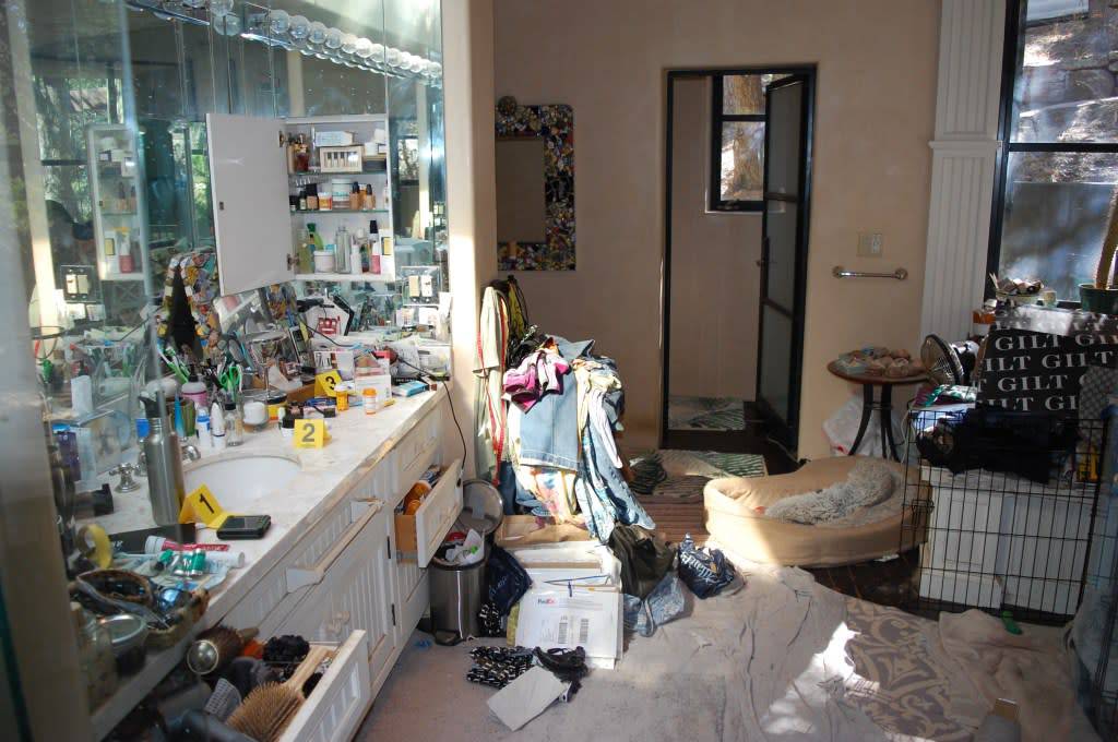 Hollywood yıldızının evi içler acısı! Polis kamerasından şok görüntüler! 2