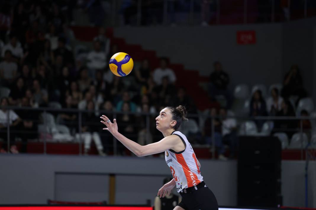 Hande Baladın hüngür hüngür ağladı: Sebebi ortaya çıktı 4