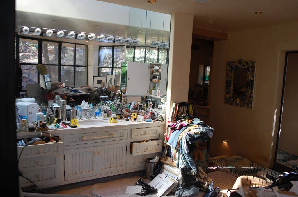 Hollywood yıldızının evi içler acısı! Polis kamerasından şok görüntüler! 9