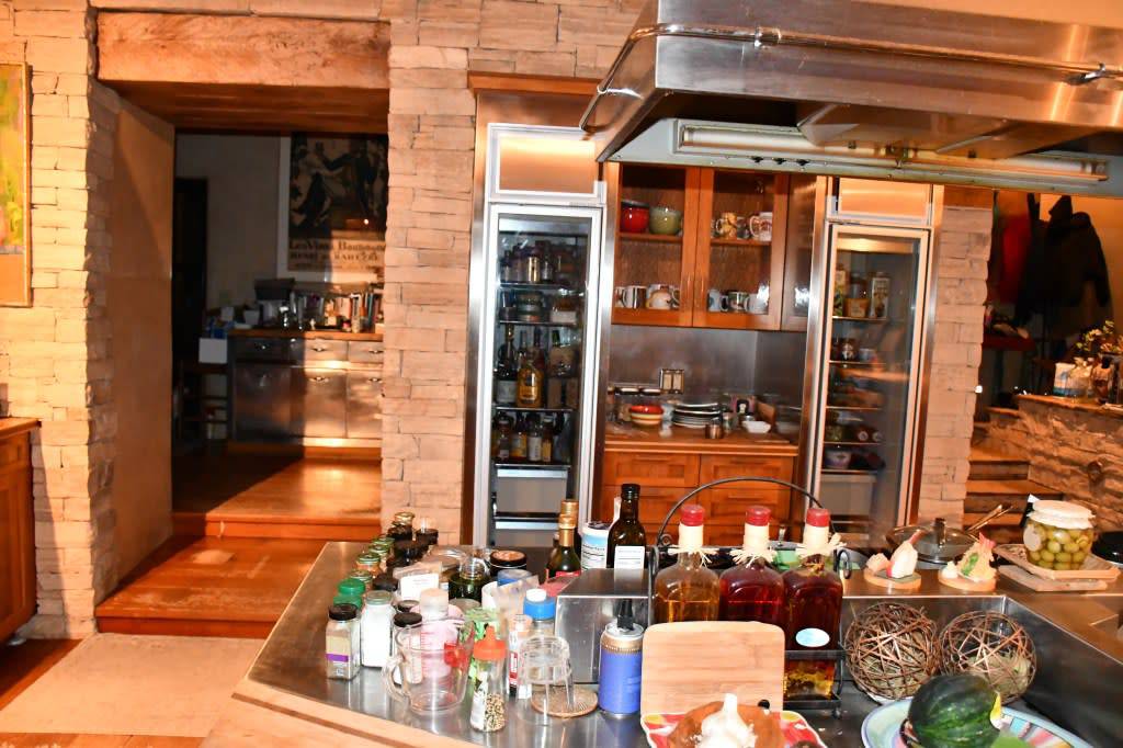 Hollywood yıldızının evi içler acısı! Polis kamerasından şok görüntüler! 11