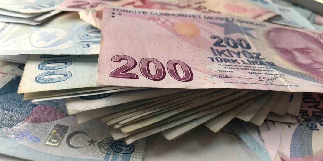 Mevduat faizleri uçtu! İşte TL'nin faiz getirisi 4