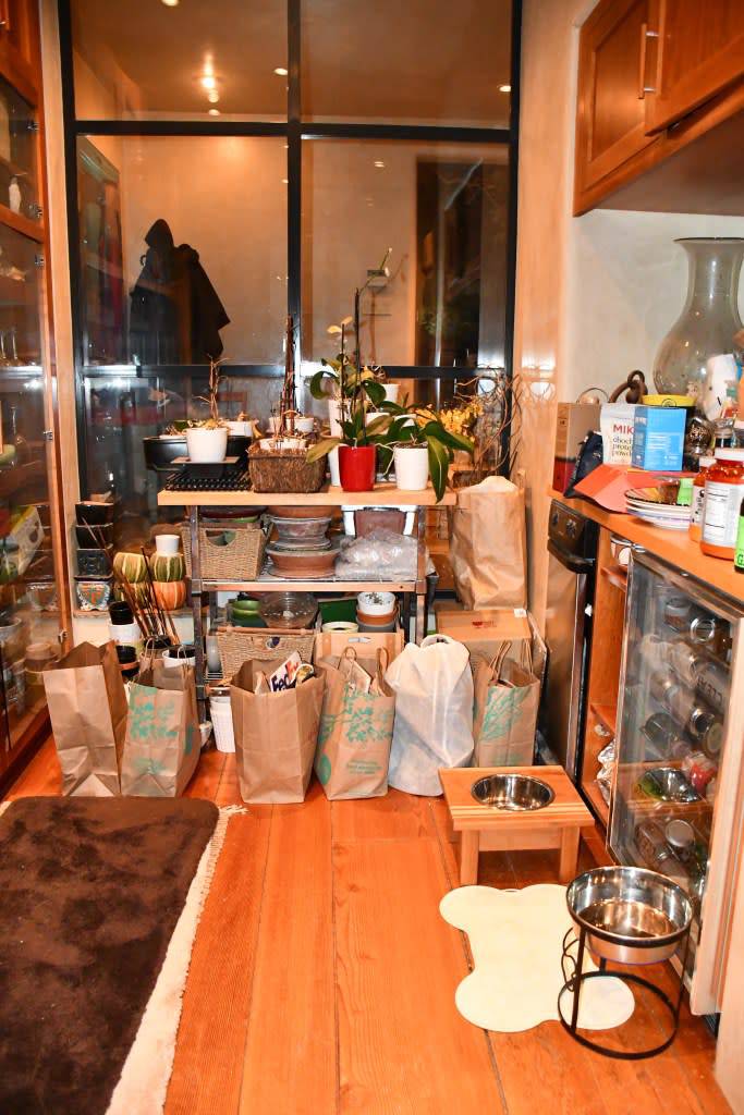 Hollywood yıldızının evi içler acısı! Polis kamerasından şok görüntüler! 6