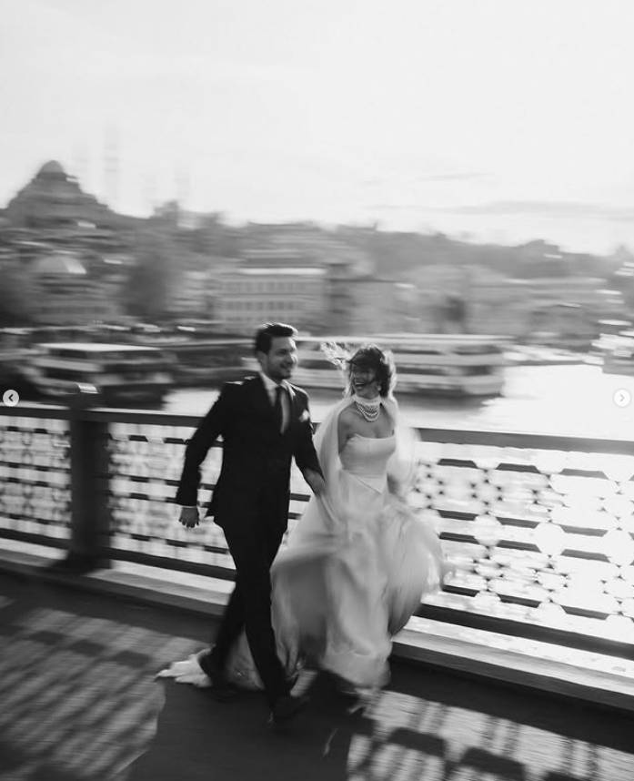 Hafta sonu magazin dünyasında nişan rüzgarı! Ünlüler peş peşe 'evet' dedi 13