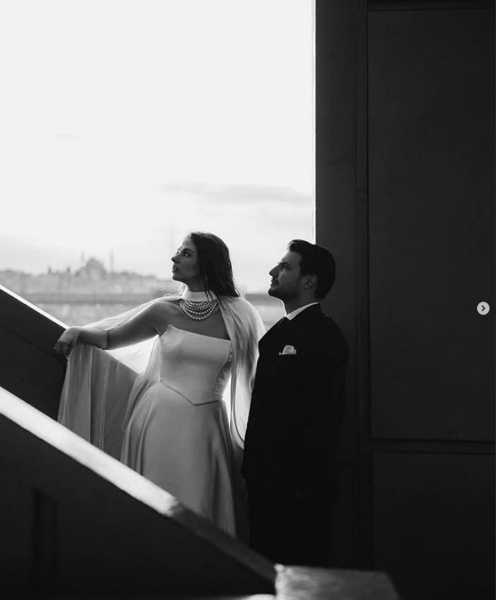 Hafta sonu magazin dünyasında nişan rüzgarı! Ünlüler peş peşe 'evet' dedi 14