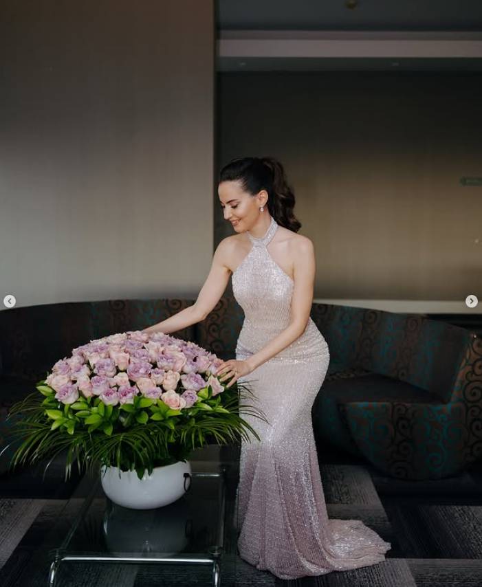 Hafta sonu magazin dünyasında nişan rüzgarı! Ünlüler peş peşe 'evet' dedi 9