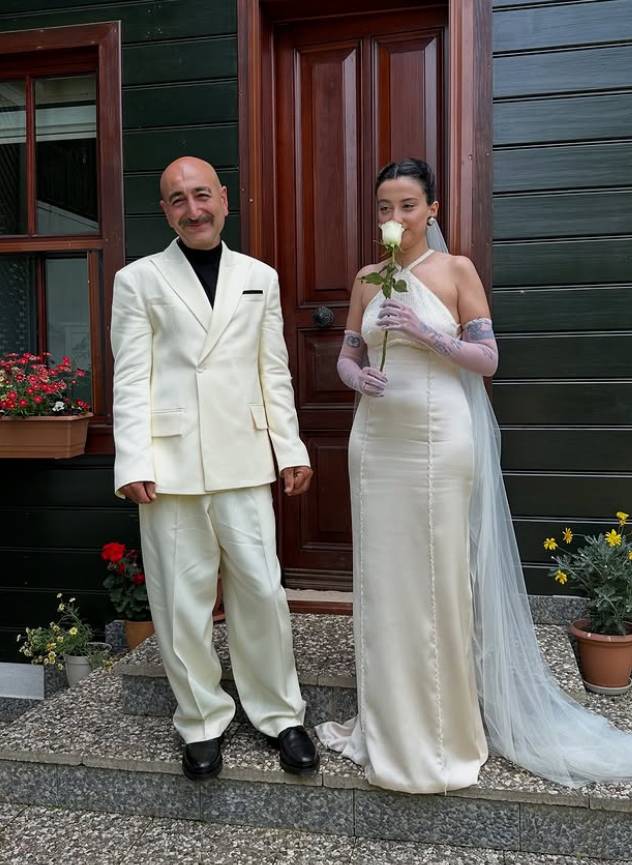 Melike Şahin Garip'iyle 2. yılını kutladı: O not sosyal medyayı ısıttı! 1