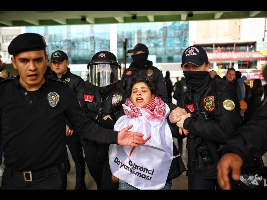 Kadıköy'deki sert müdahale Mecidiyeköy'e taştı! 4