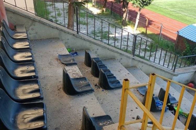 Bursa'nın stadı dökülüyor 4