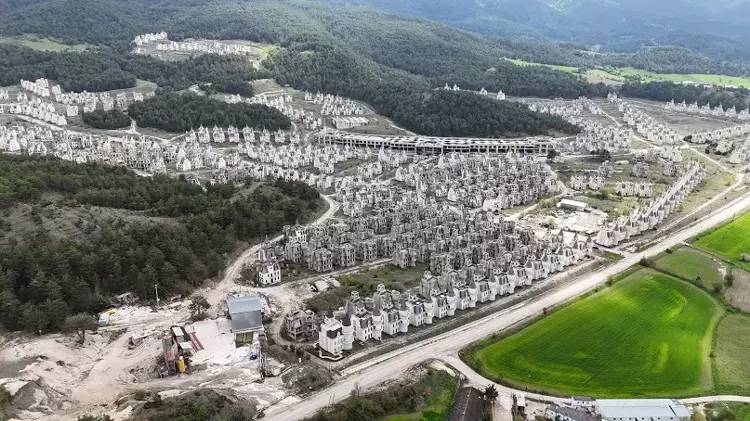 Türkiye'nin meşhur hayalet şatoları havadan görüntülendi 3