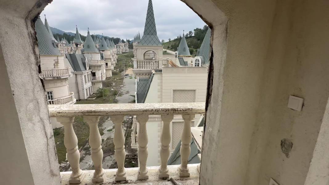 Türkiye'nin meşhur hayalet şatoları havadan görüntülendi 12