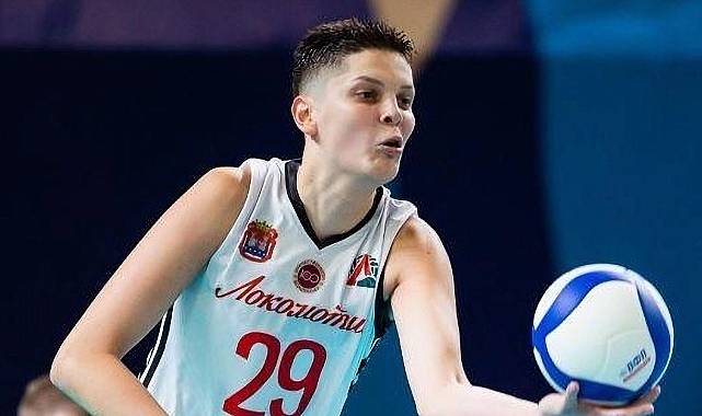 Ebrar Karakurt veda etti: Yeni takımına yola çıktı 3