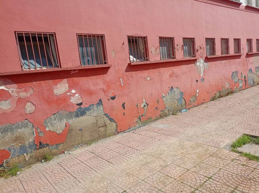 Bursa'nın stadı dökülüyor 1