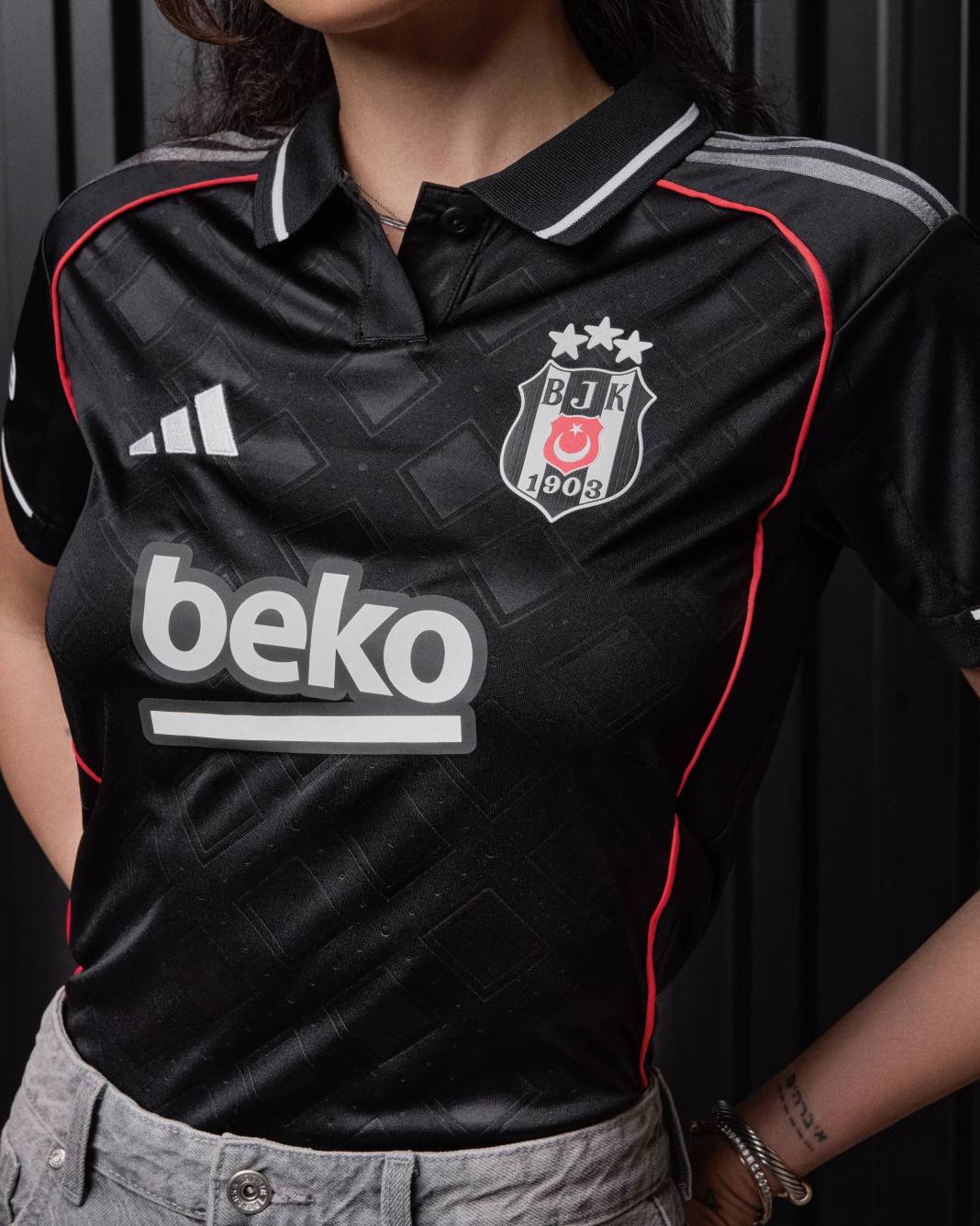 Beşiktaş'ın yeni sezon formaları çıktı 10