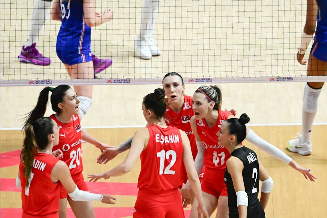 Zehra Güneş'in veliahtı Çin'de nefes kesti! Simge ablası da dayanamadı: Maşallah 2