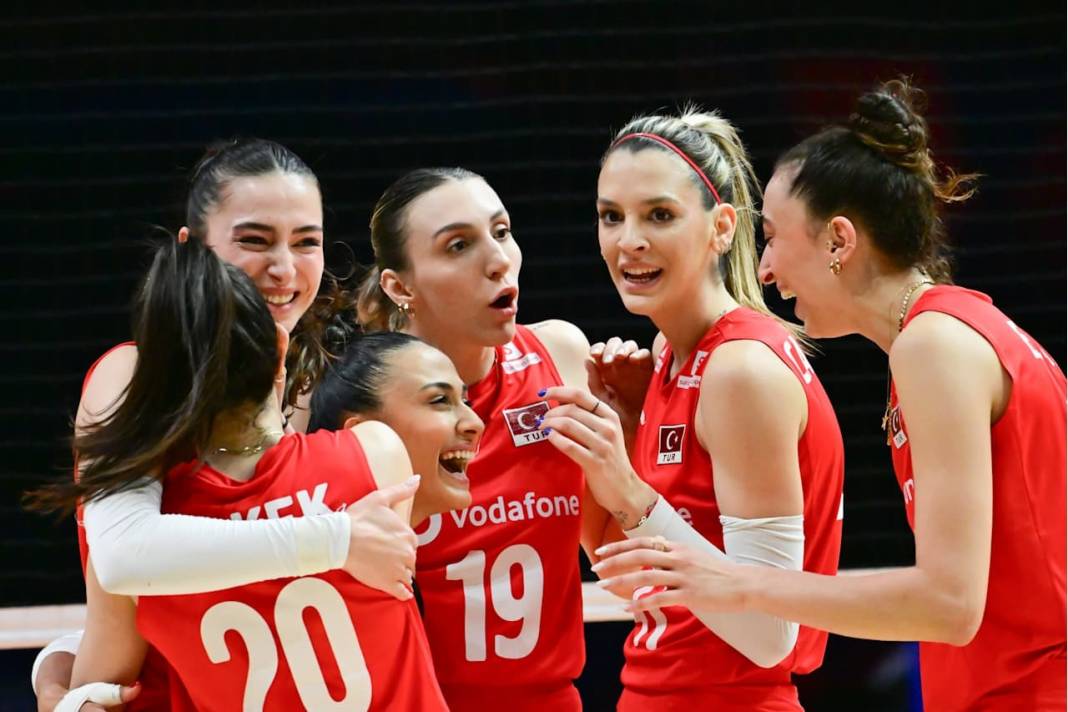 Zehra Güneş'in veliahtı Çin'de nefes kesti! Simge ablası da dayanamadı: Maşallah 6