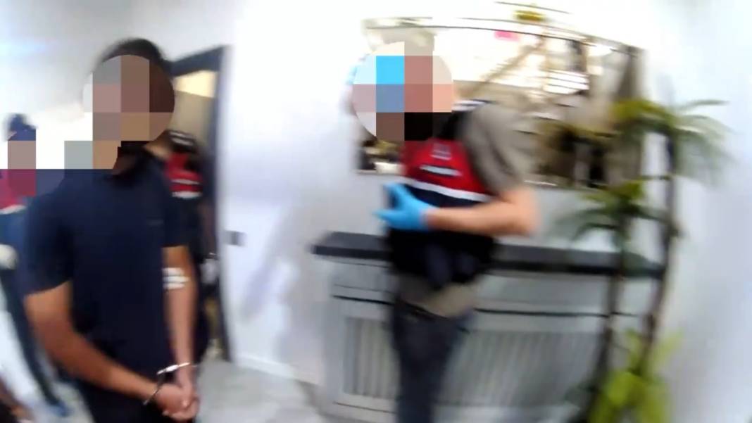 Jandarma ‘filmin sonu’ dedi: 115 kişiyi dolandıran çeteye baskın 4