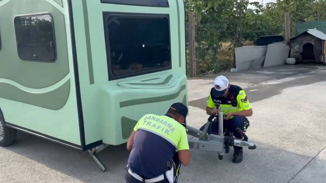 Jandarma ‘filmin sonu’ dedi: 115 kişiyi dolandıran çeteye baskın 1