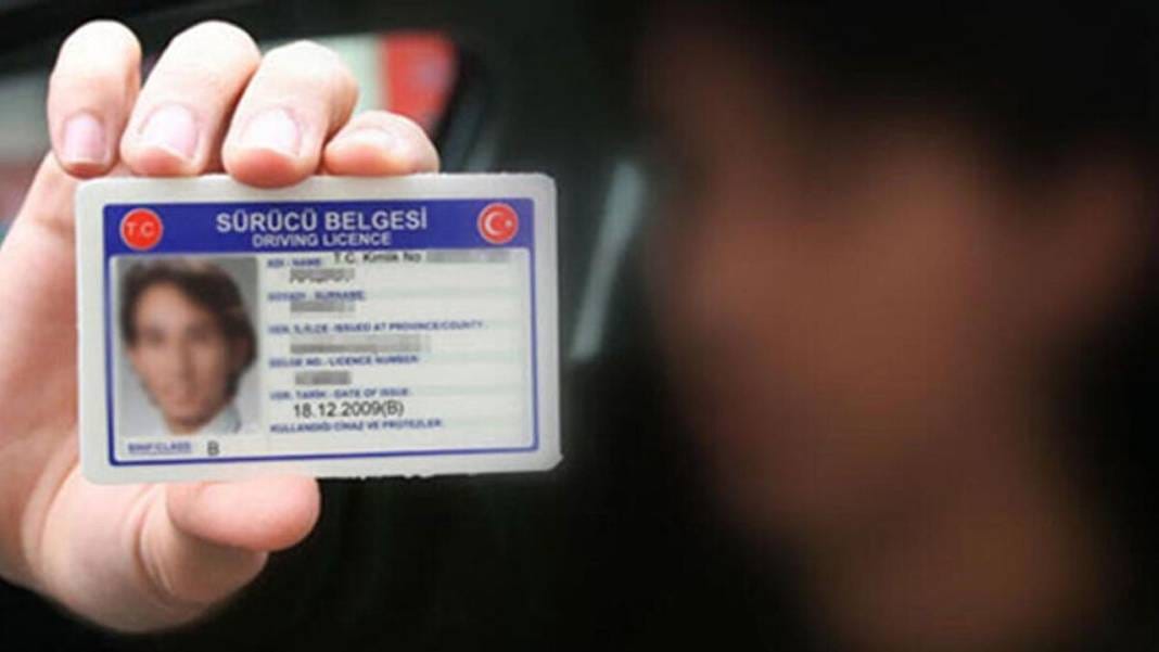 Eski tip ehliyet sahiplerine uyarı: 3 gün sonra binlerce lira ceza kesilecek! Zaman daralıyor 1