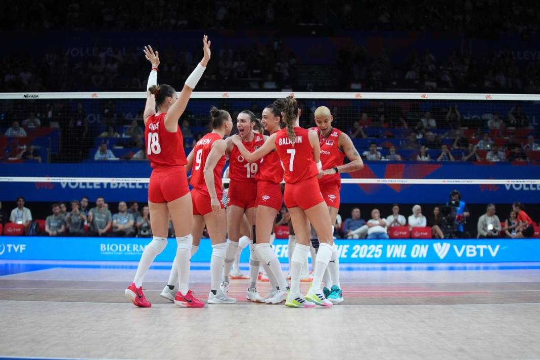 İlkin Aydın sürprizi havalara uçurdu: Taraftarlara müjde 6