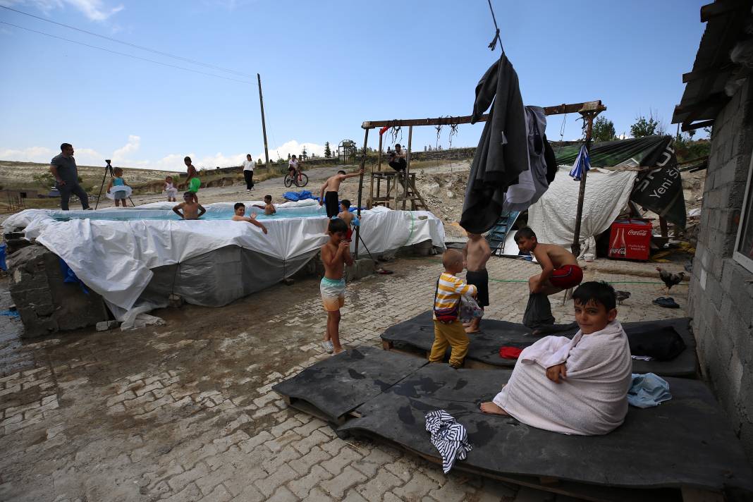 Öğretmen ve çocuklar el ele verdi: Köylerinde artık yüzme havuzu var! 10