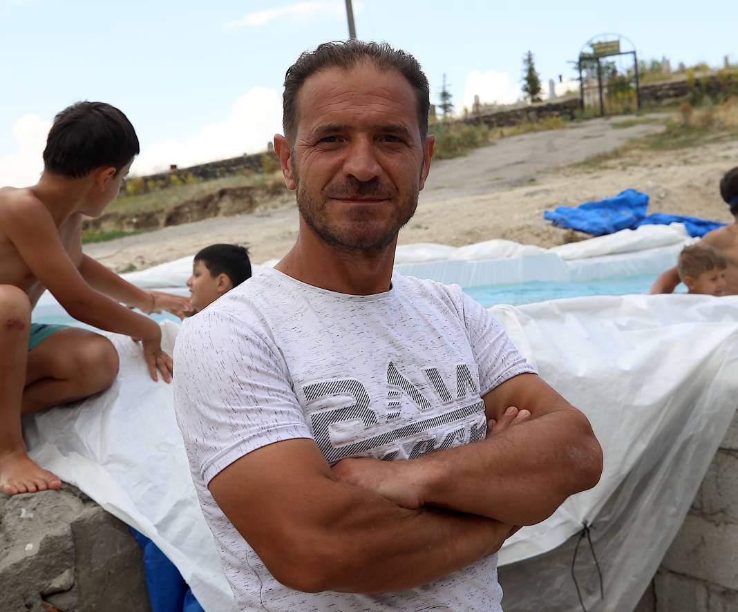 Öğretmen ve çocuklar el ele verdi: Köylerinde artık yüzme havuzu var! 1