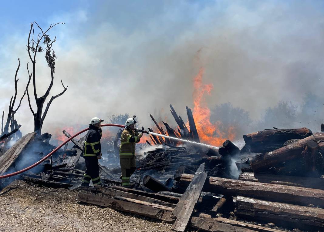 Amasya'da gökyüzünü dumanlar kapladı! 2