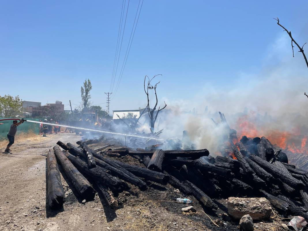 Amasya'da gökyüzünü dumanlar kapladı! 6