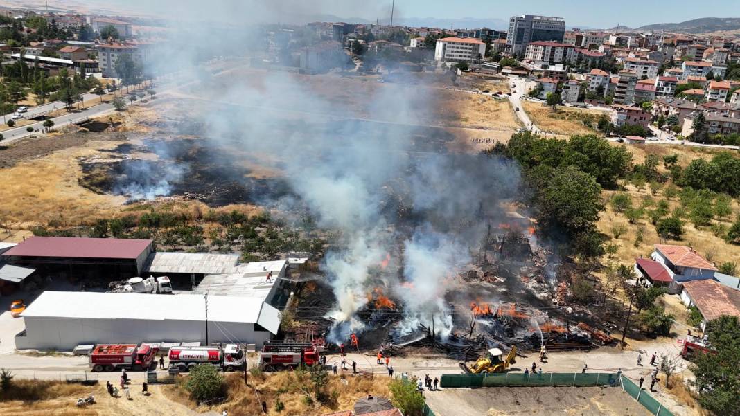 Amasya'da gökyüzünü dumanlar kapladı! 8