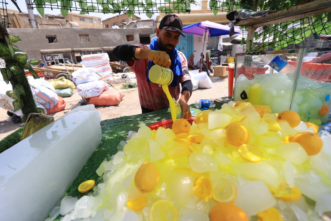 Termometreler 50 dereceyi gösterdi, halk ne yapacağını şaşırdı 30