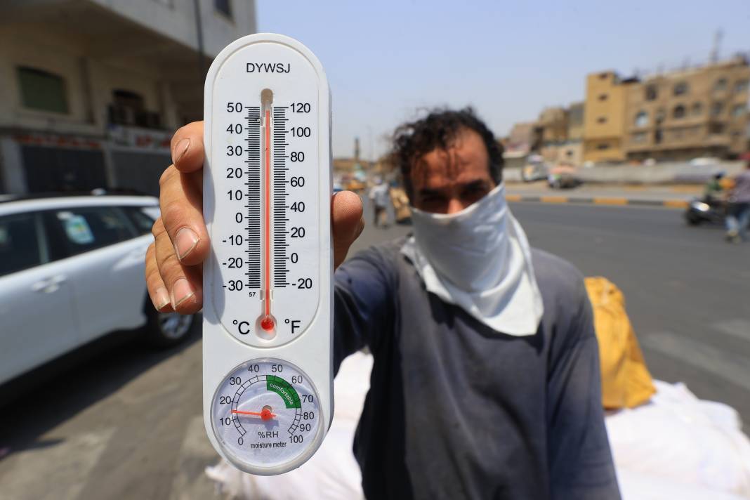 Termometreler 50 dereceyi gösterdi, halk ne yapacağını şaşırdı 32