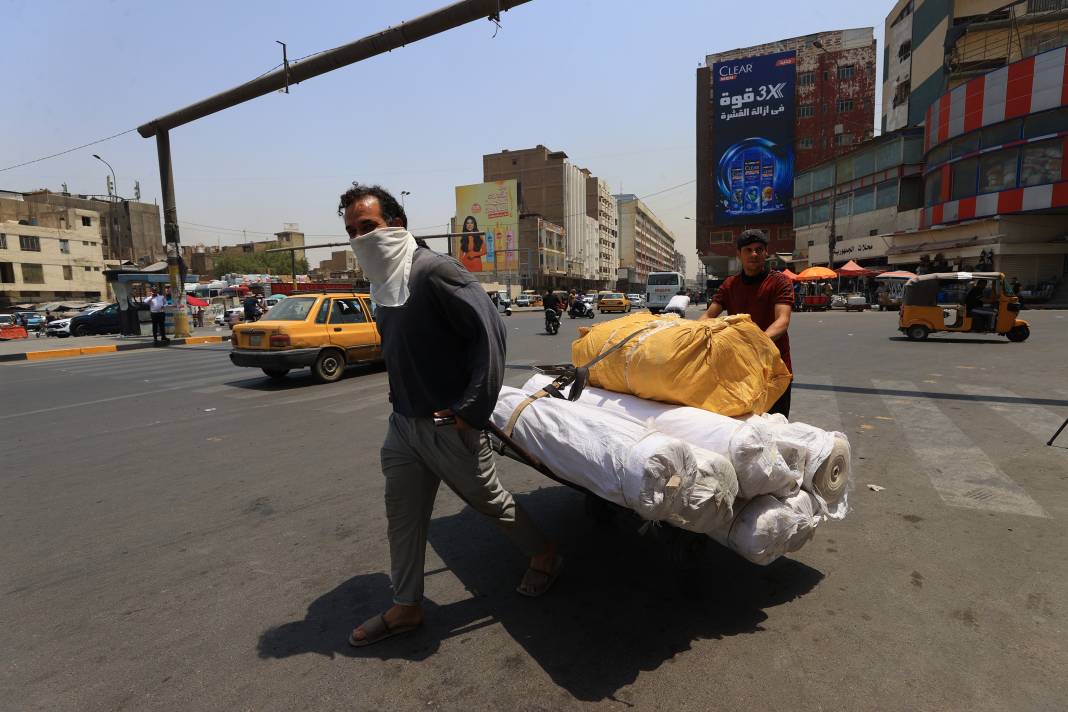 Termometreler 50 dereceyi gösterdi, halk ne yapacağını şaşırdı 26