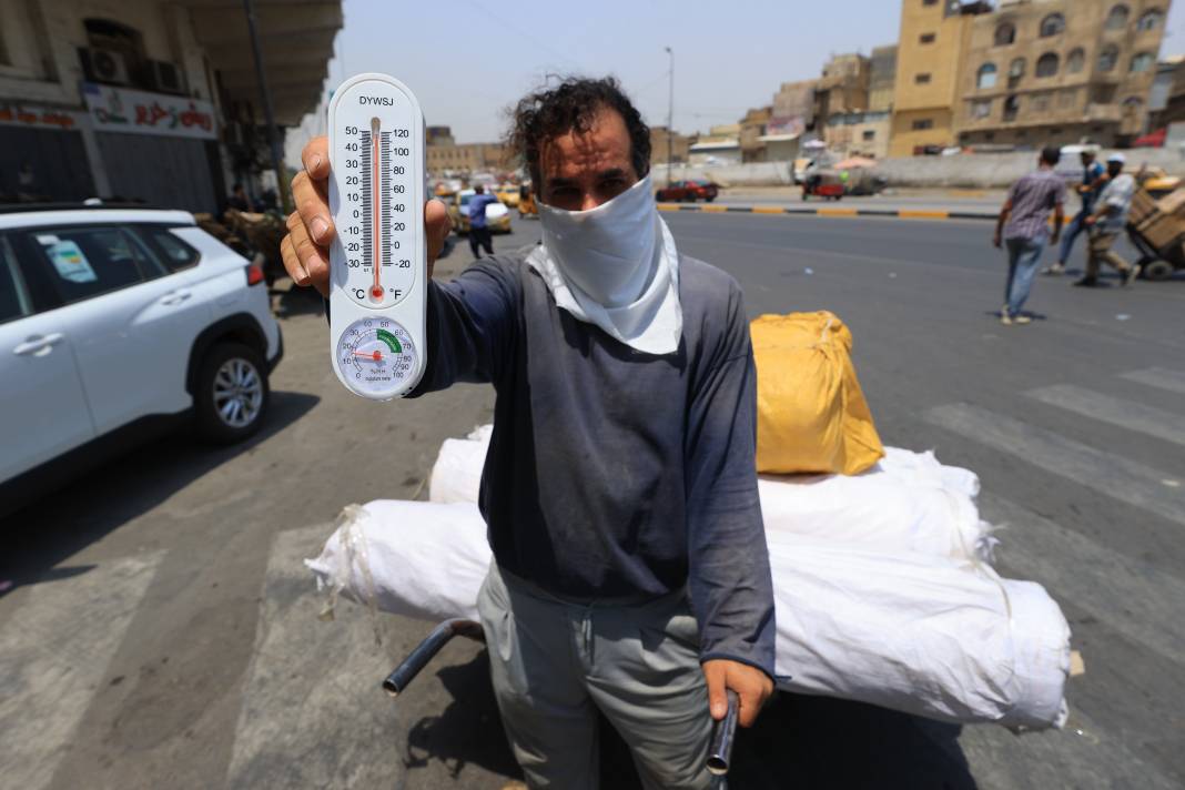 Termometreler 50 dereceyi gösterdi, halk ne yapacağını şaşırdı 27