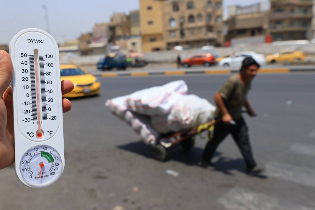 Termometreler 50 dereceyi gösterdi, halk ne yapacağını şaşırdı 24